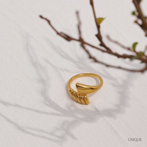 Adjustable Twisted Ring