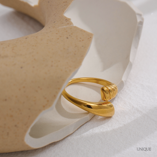 Adjustable Twisted Ring