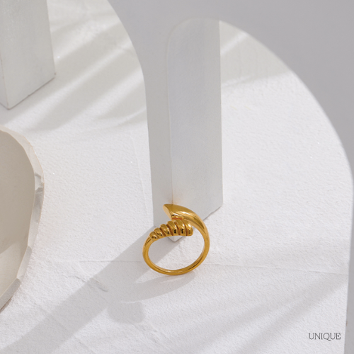 Adjustable Twisted Ring