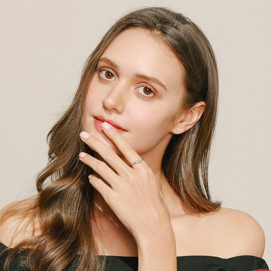 Solitaire Ring with Paraíba Tourmaline in Silver