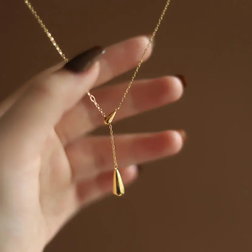 Lariat Necklace with Teardrop Pendant